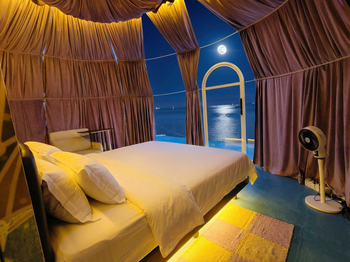 Panoramic sea view through the dome king room Turtle Garden Resort