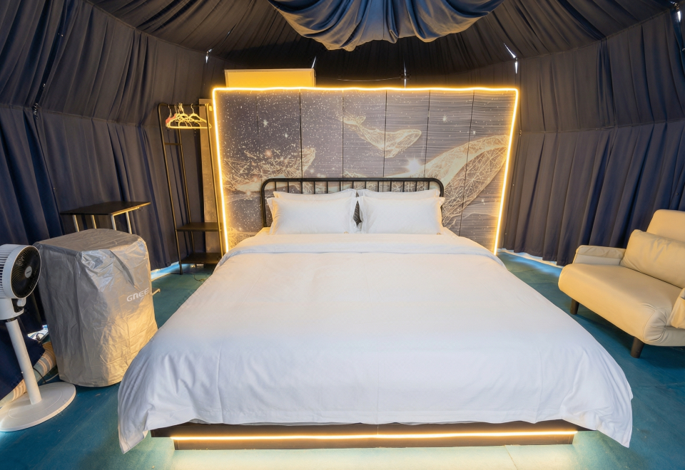 Starry sky visible through dome bedroom Turtle Garden Resort